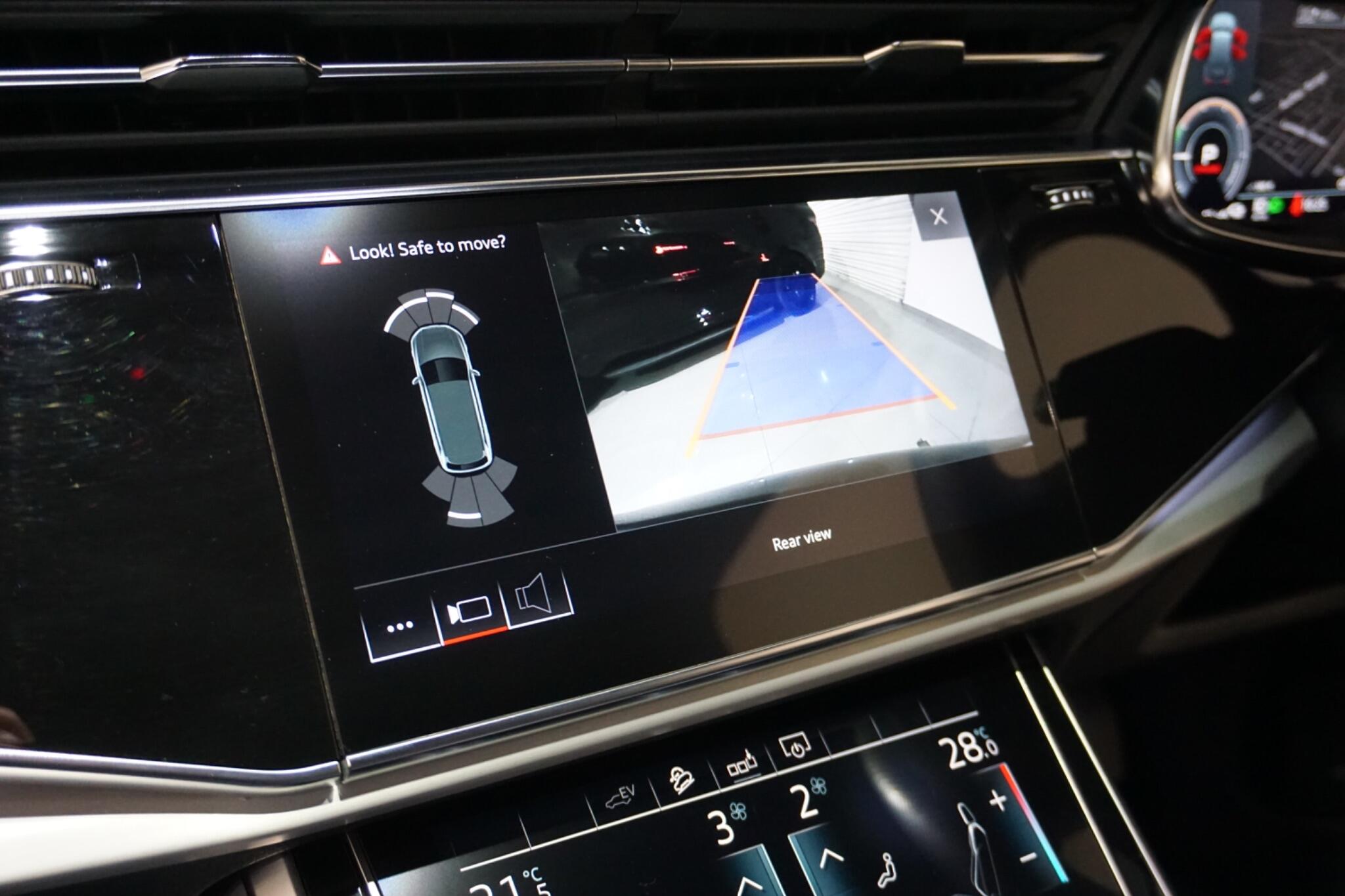 Audi Q7 3.0 TFSIe V6 55 S line SUV 5dr Petrol Plug-in Hybrid Tiptronic quattro Euro 6 (s/s) 17.9kWh (381 ps)